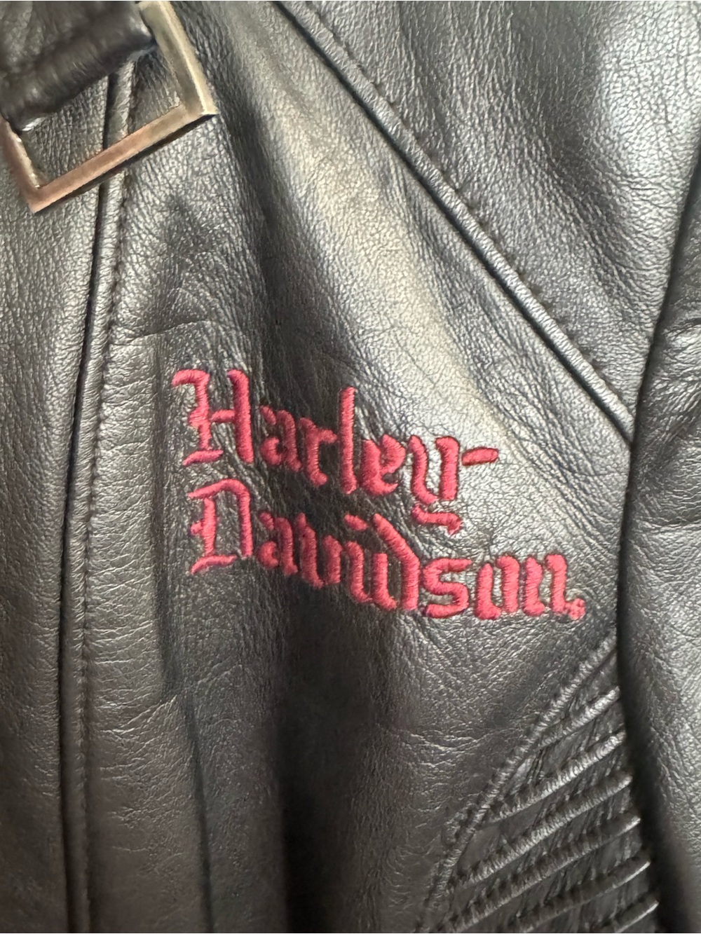 Harley-Davidson Black Leather Bomber Jacket with Faux Fur Collar and Red Logo - Picture 2 of 4